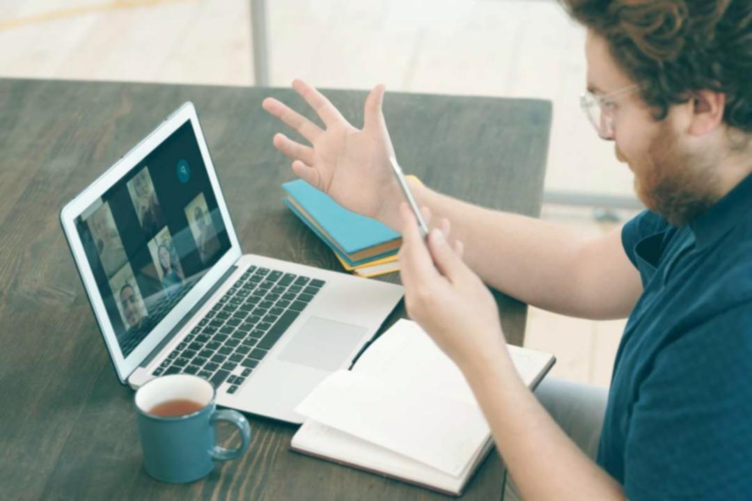 Profesionální prostředí pro online vzdělávání zaměřené na techniky klouzavého rozpočtu